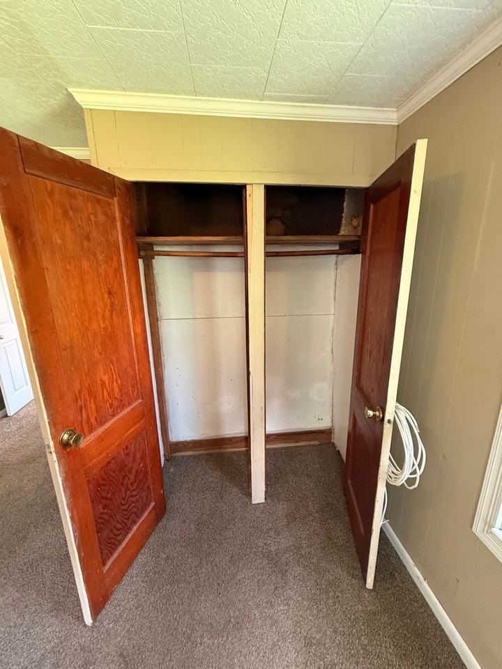 256 Field Street - Photo 7 of 10