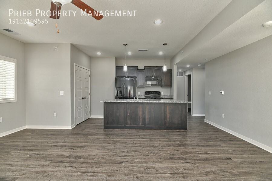 12321 S Chelsea St Bldg 2 #108 - Photo 5 of 17