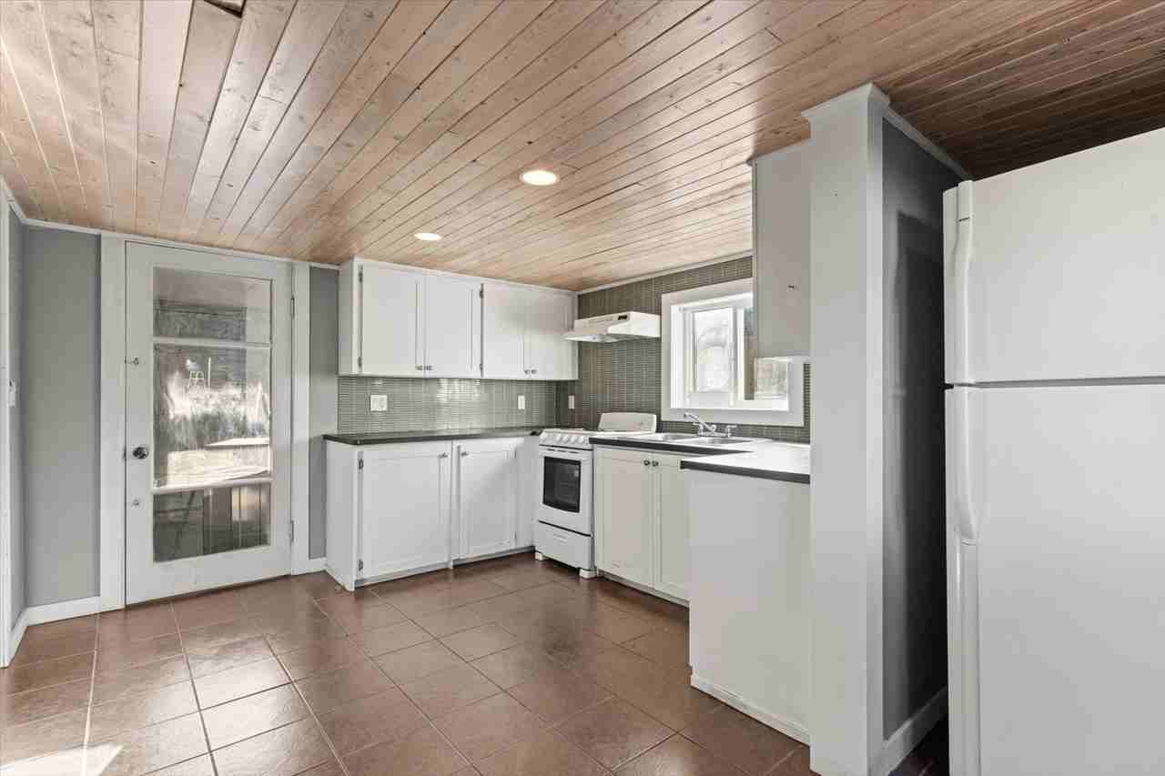 10113 Manor Drive - Photo 2 of 11