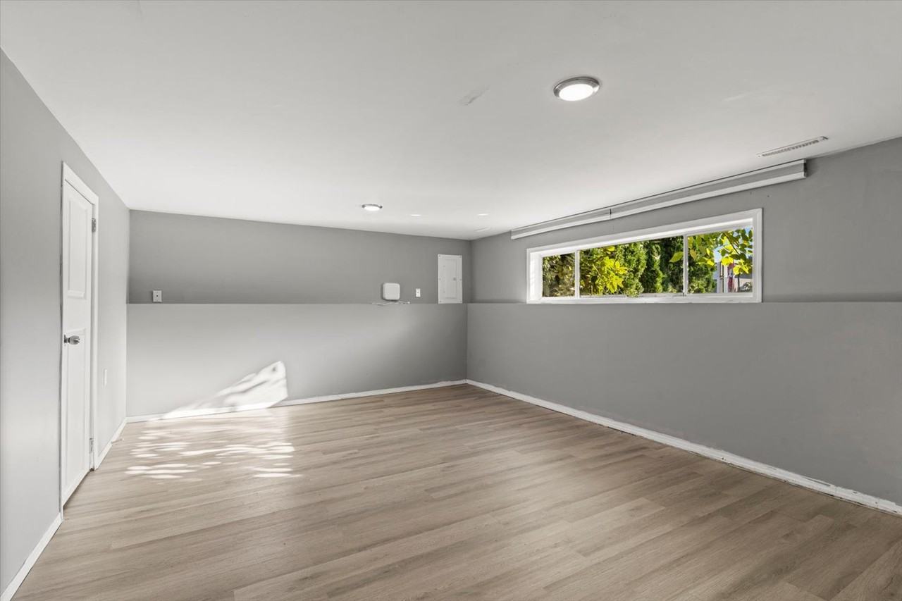 10113 Manor Drive - Photo 4 of 11