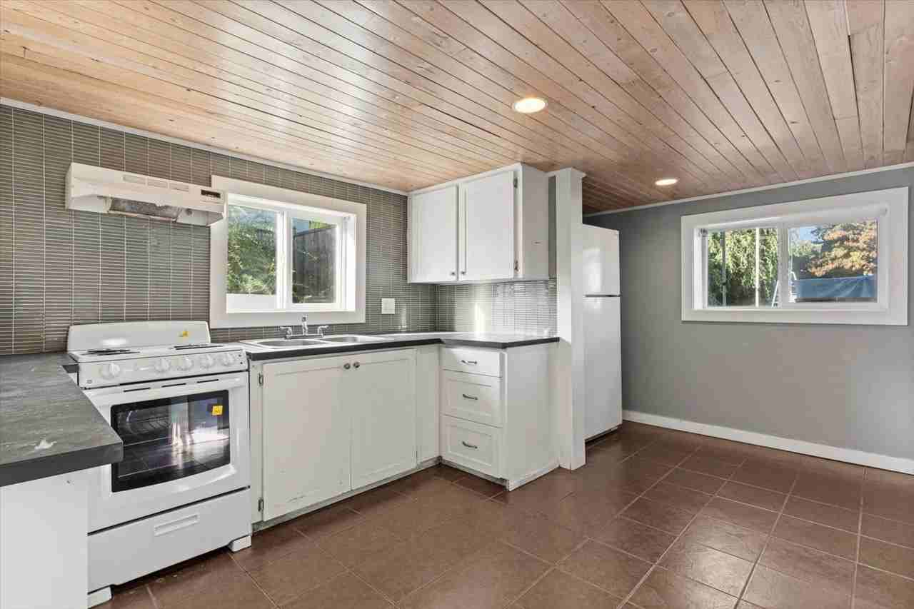 10113 Manor Drive - Photo 3 of 11