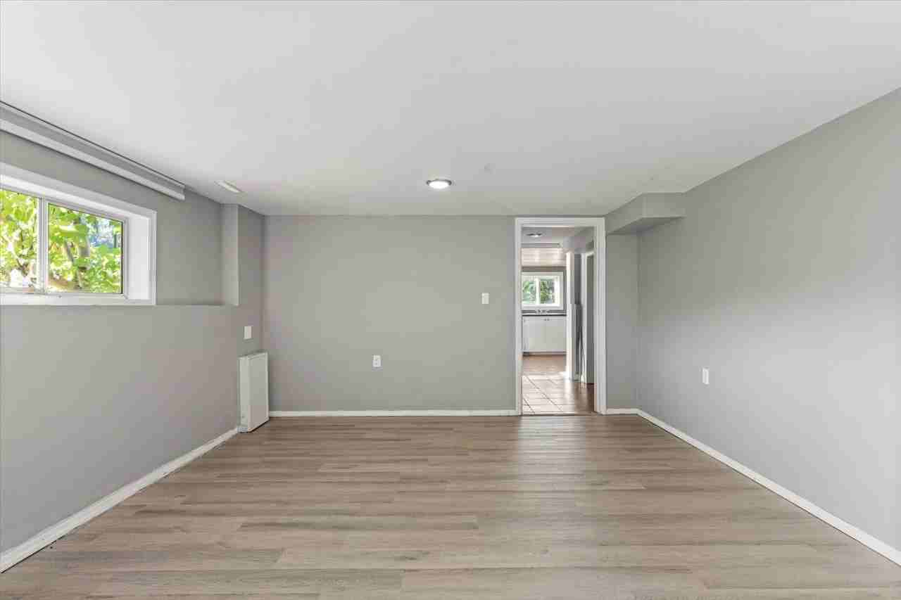 10113 Manor Drive - Photo 5 of 11