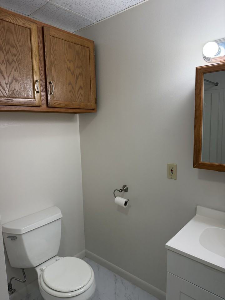312 N Centre St #1 - Photo 4 of 8