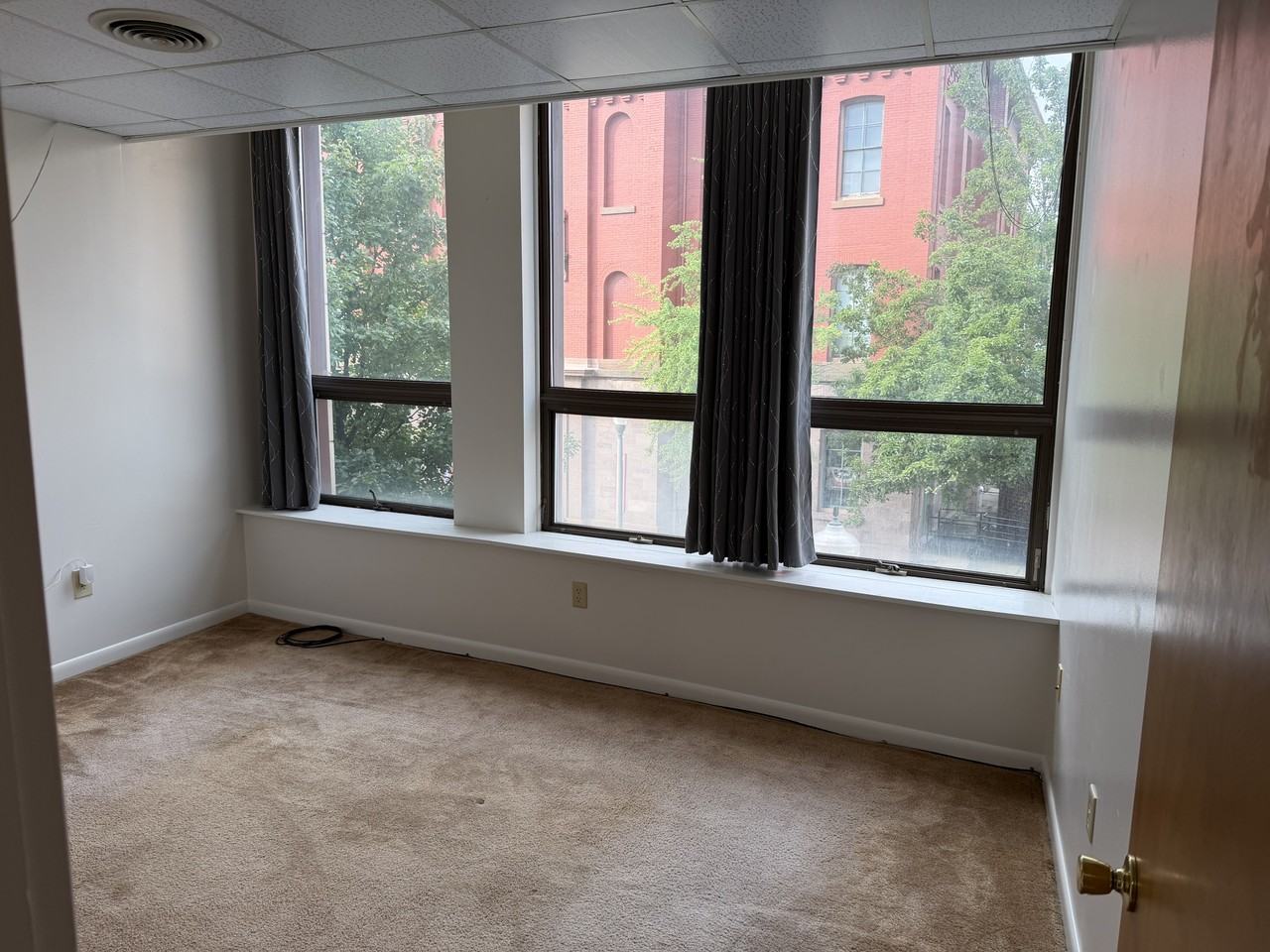 312 N Centre St #1 - Photo 5 of 8