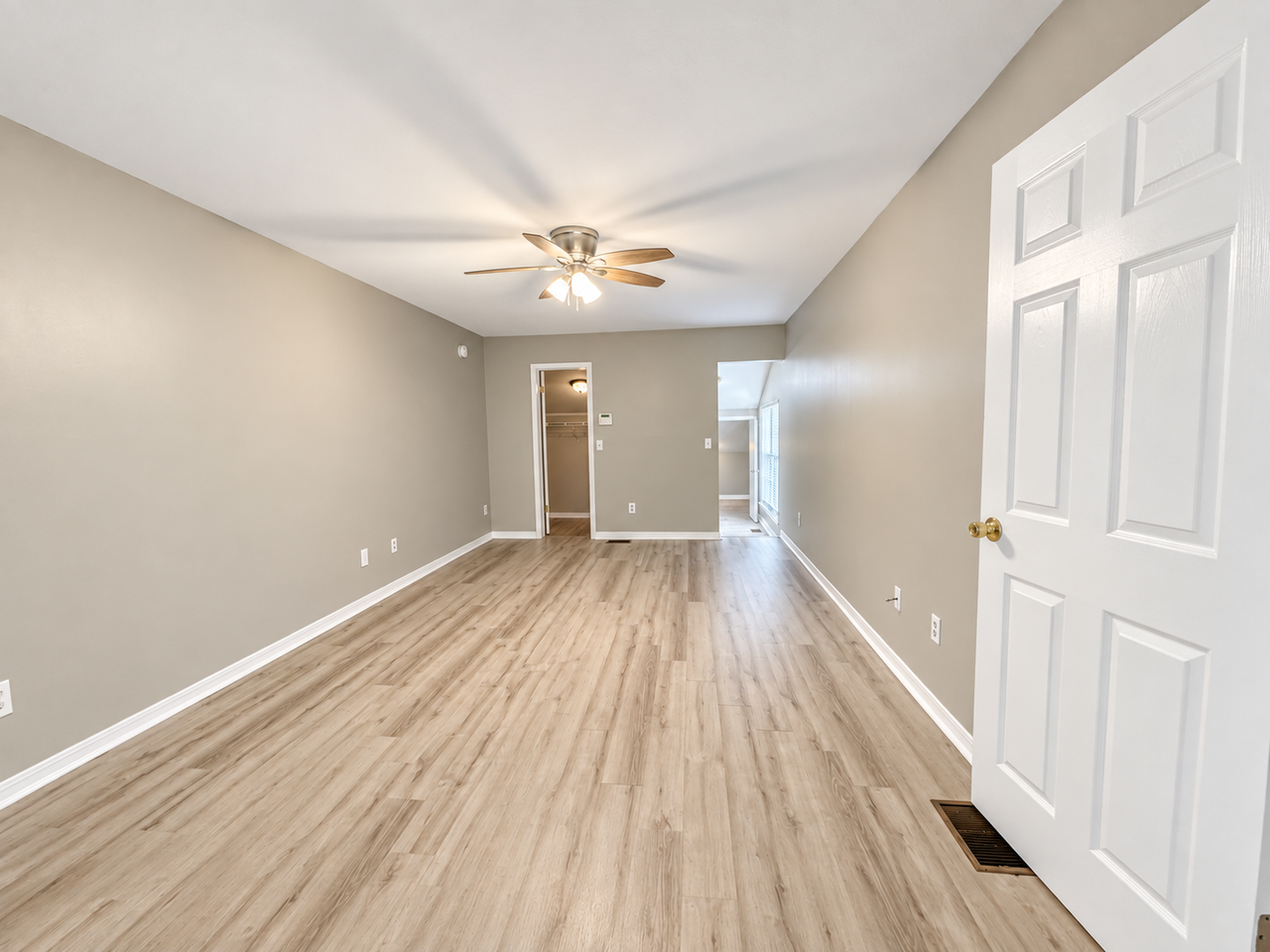 1197 Romaine Cir W #NA - Photo 7 of 31