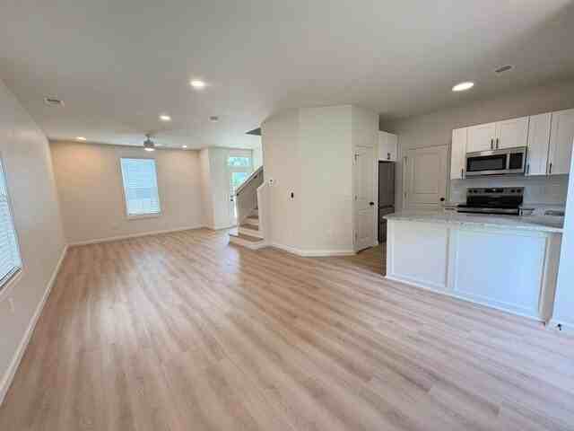 215 W Chappell St - Photo 5 of 16