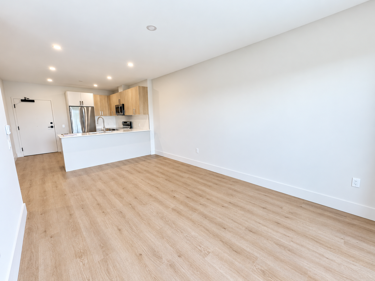 8 Hutt Lane #1B - Photo 2 of 23