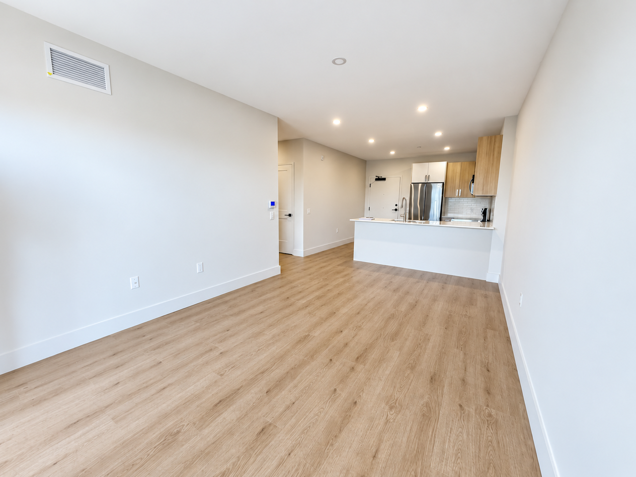 8 Hutt Lane #1B - Photo 3 of 23