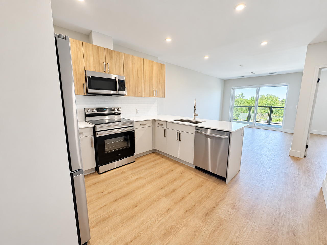 8 Hutt Lane #1B - Photo 4 of 23