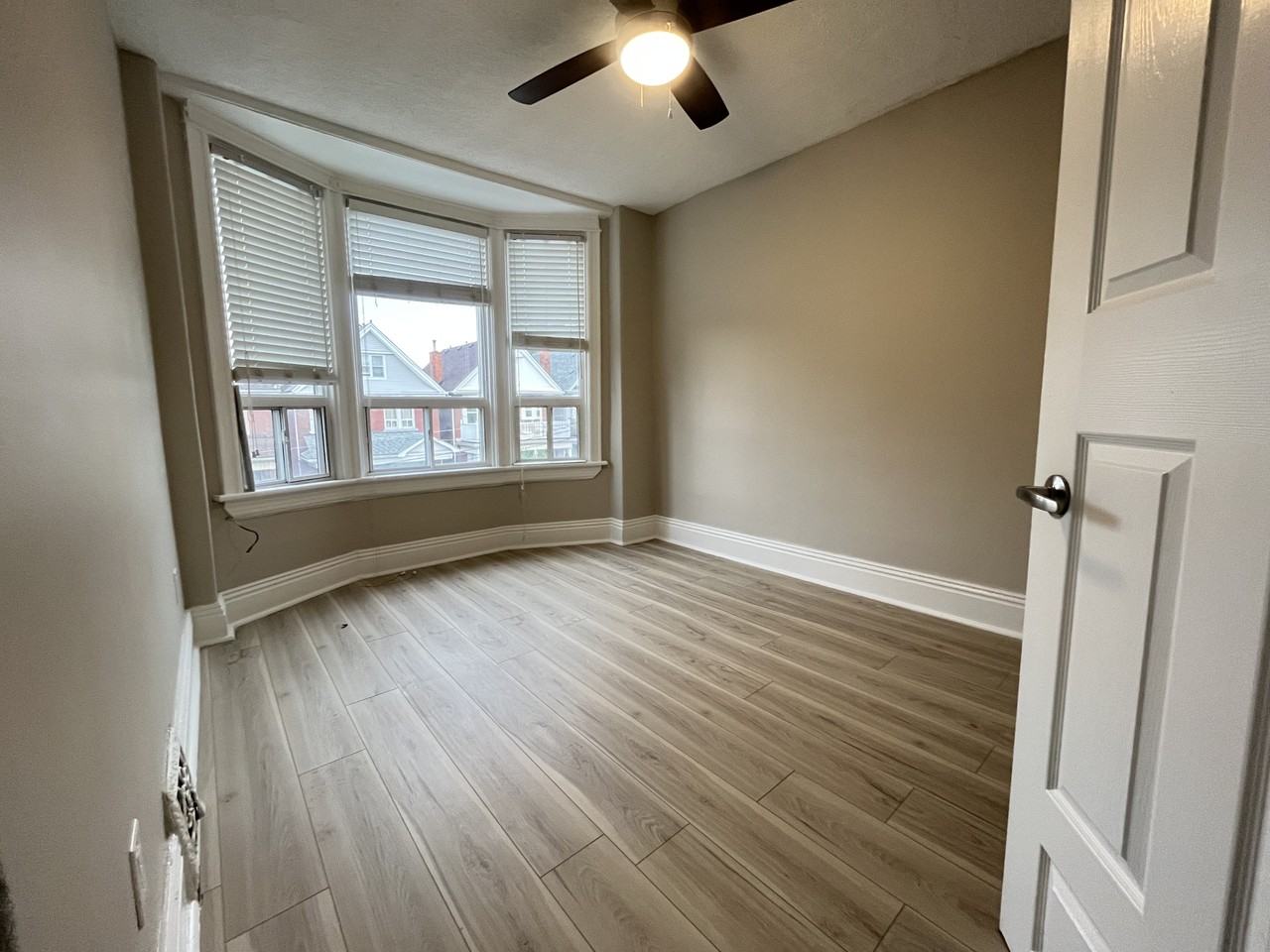 12 Senator Ave - Photo 4 of 26