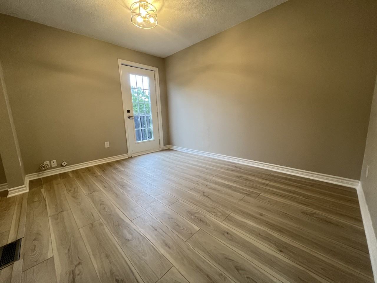 12 Senator Ave - Photo 7 of 26