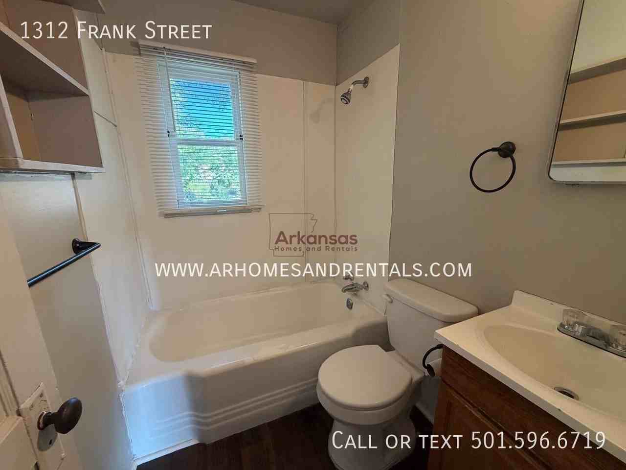 1312 Frank St - Photo 6 of 9