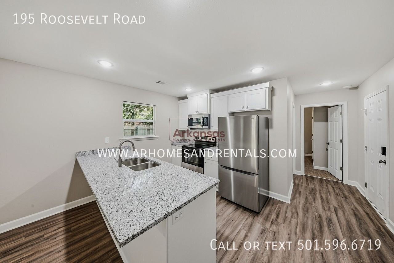 195 Roosevelt Rd - Photo 4 of 17