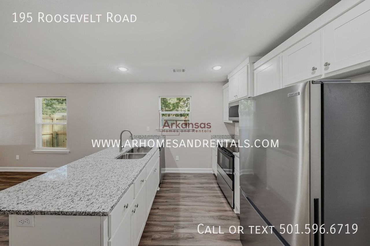 195 Roosevelt Rd - Photo 5 of 17