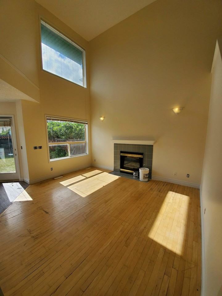 176 Citadel Close Nw - Photo 3 of 23