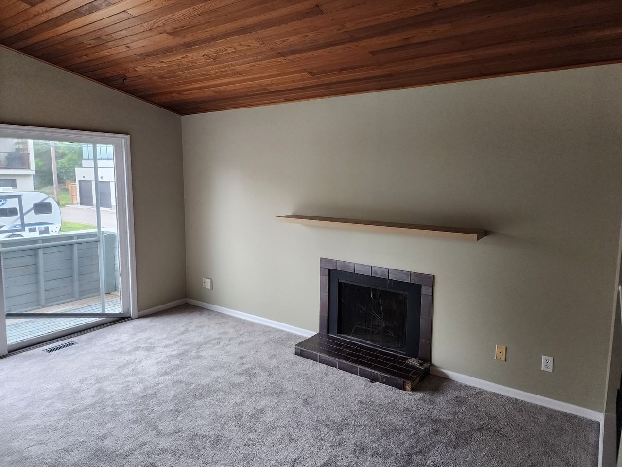 1603 27 Ave Sw