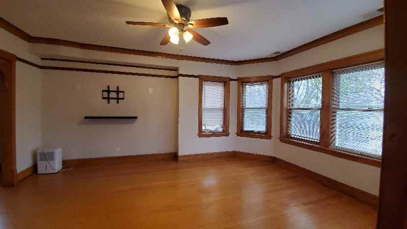 5328 W Parker Ave - Photo 6 of 15