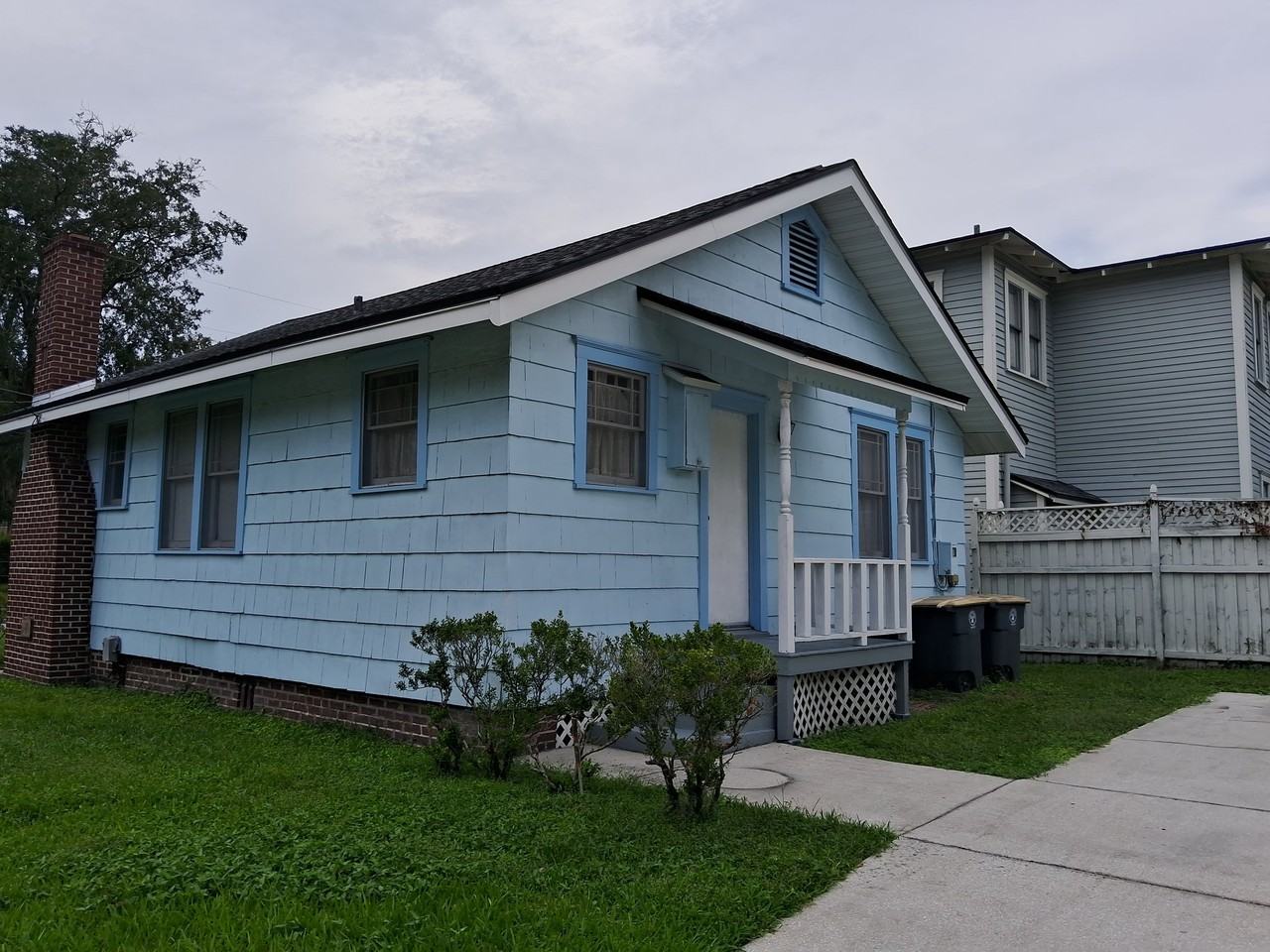 1467 Ingleside Ave - Photo 2 of 12