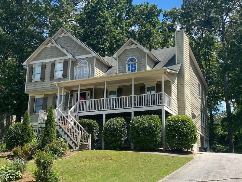 1028 Queensbury Run - Photo 2 of 40