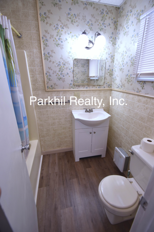 211 E Pennsylvania Ave - Photo 4 of 14