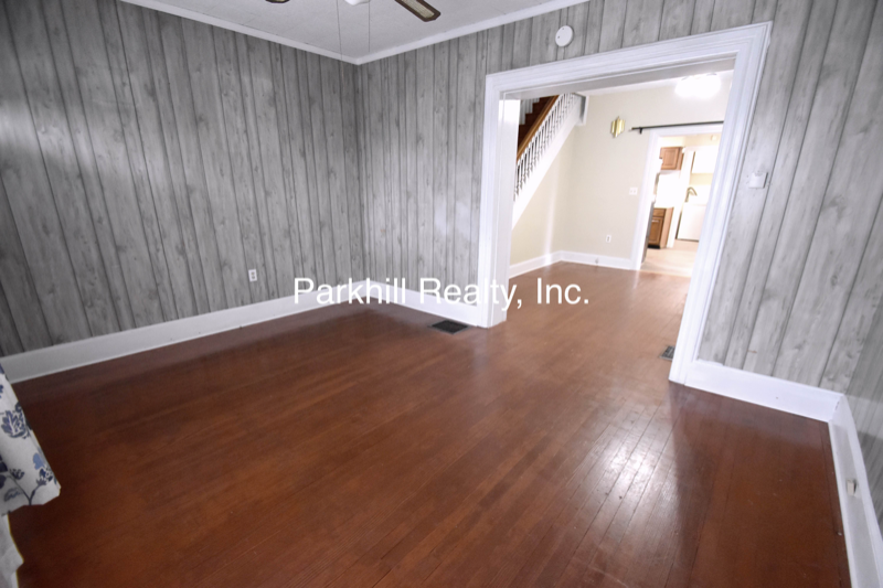 211 E Pennsylvania Ave - Photo 5 of 14