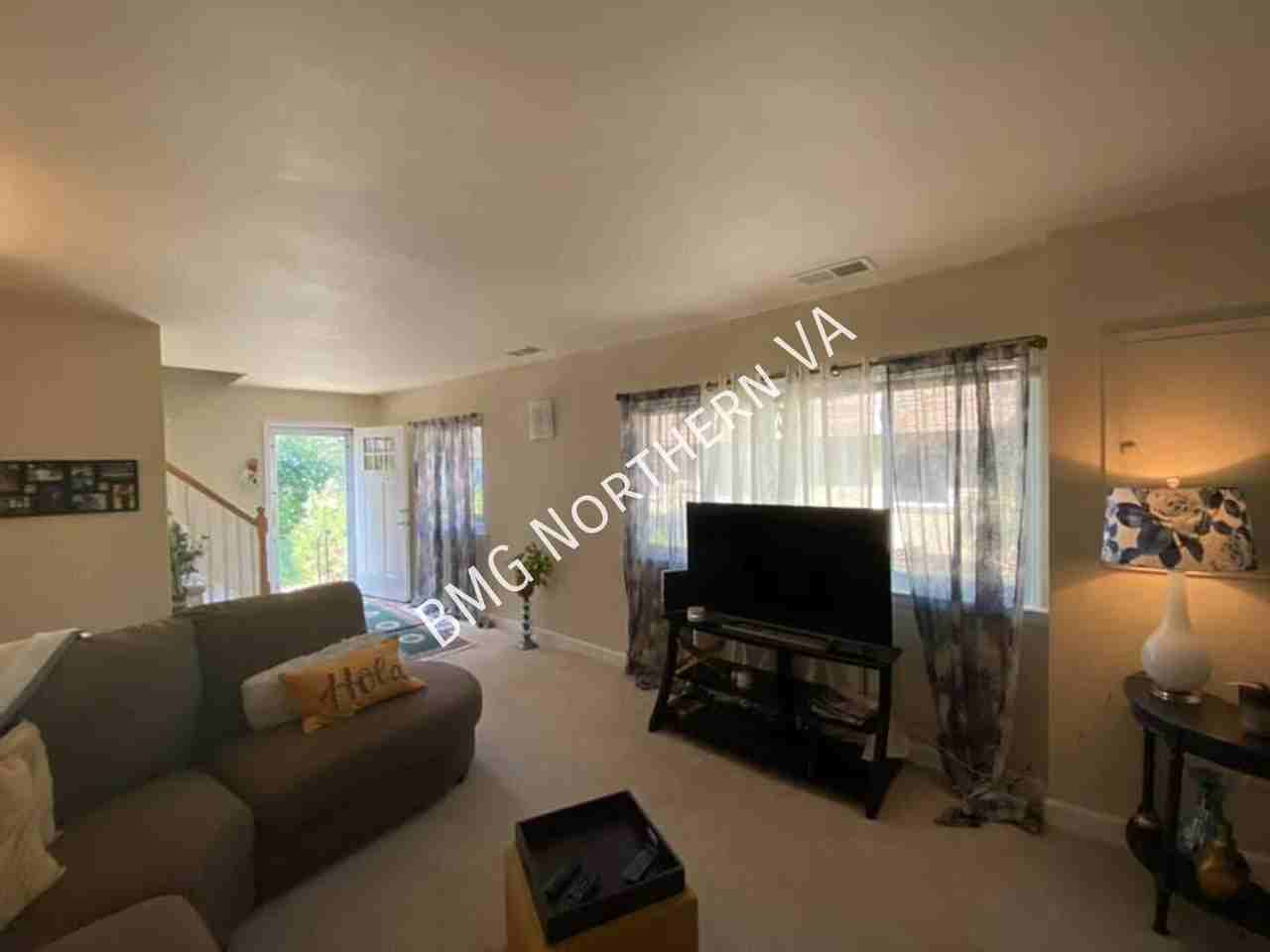 3866 Manzanita Pl #B - Photo 4 of 29