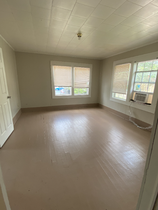 505 1/2 E Main St - Photo 7 of 11