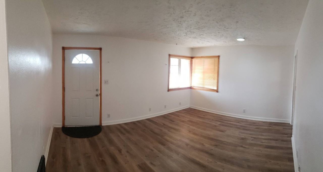 923 E Glass Ave - Photo 3 of 12