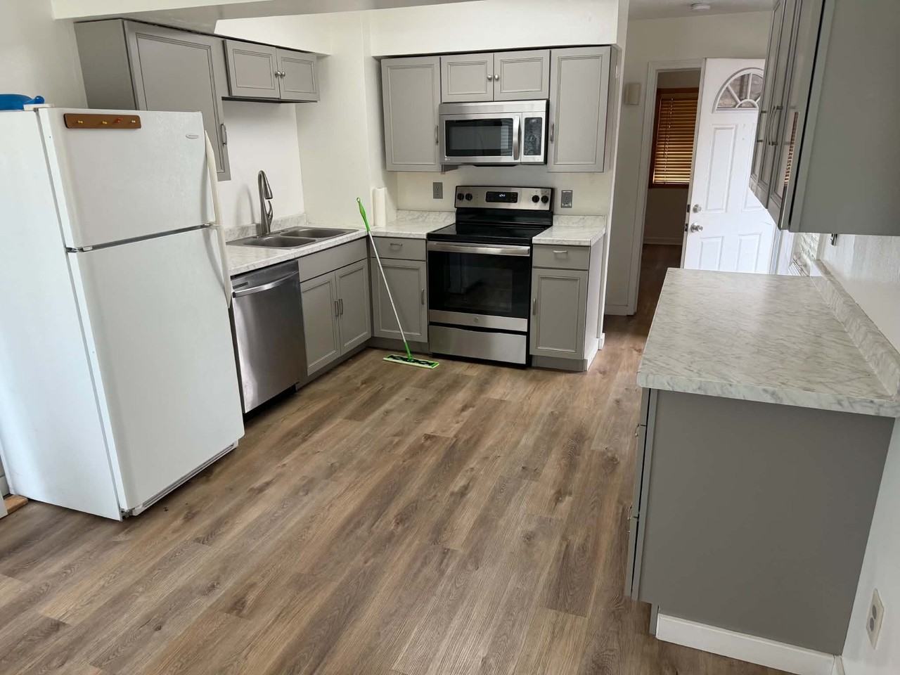 923 E Glass Ave - Photo 6 of 12