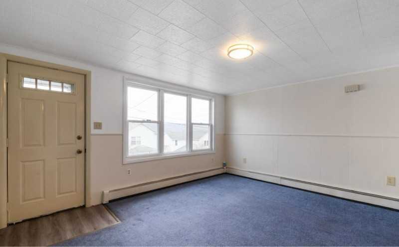412 Grove St - Photo 4 of 20
