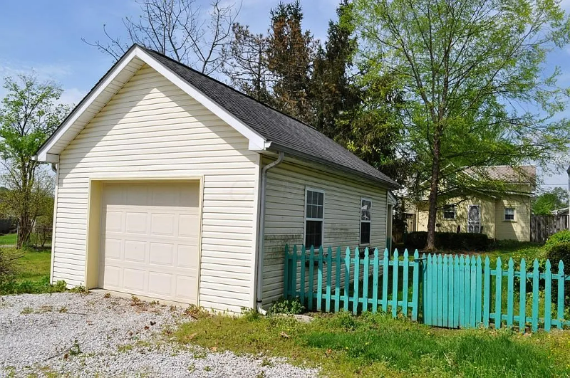 614 N Main St - Photo 3 of 16