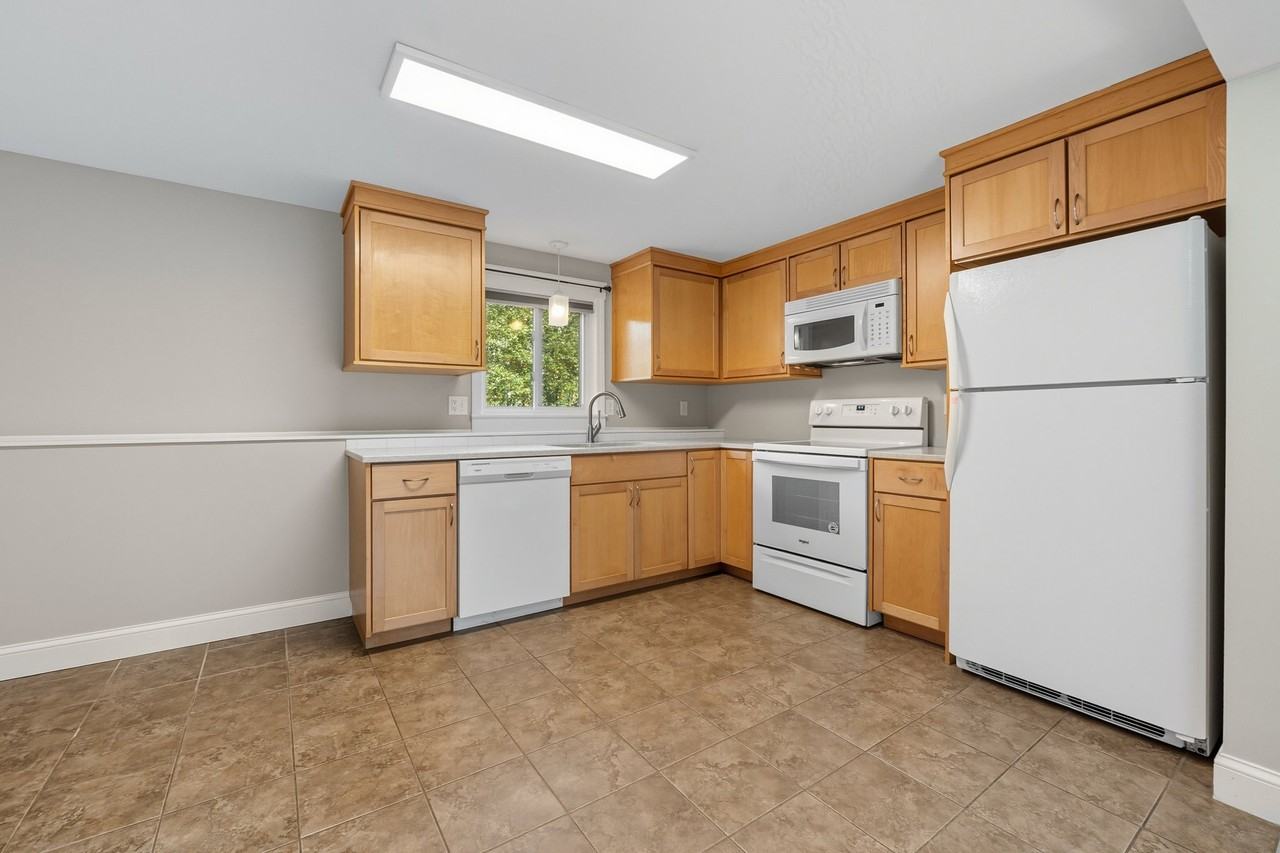 35B Prescott Rd #B - Photo 4 of 36