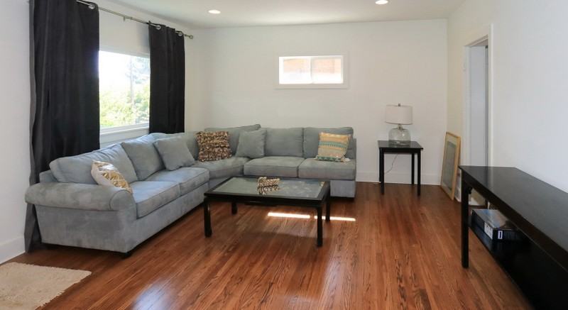 138 W Girard Ave - Photo 2 of 10