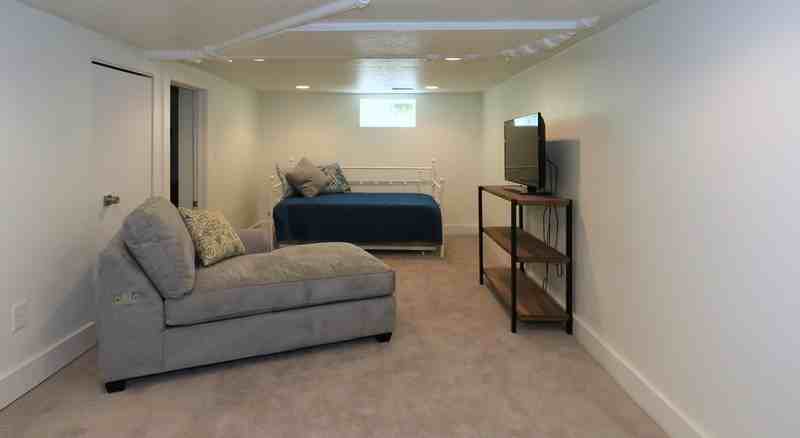 138 W Girard Ave - Photo 4 of 10