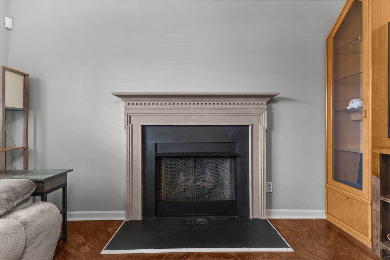 1921 Yellowbrick Rd - Photo 5 of 17