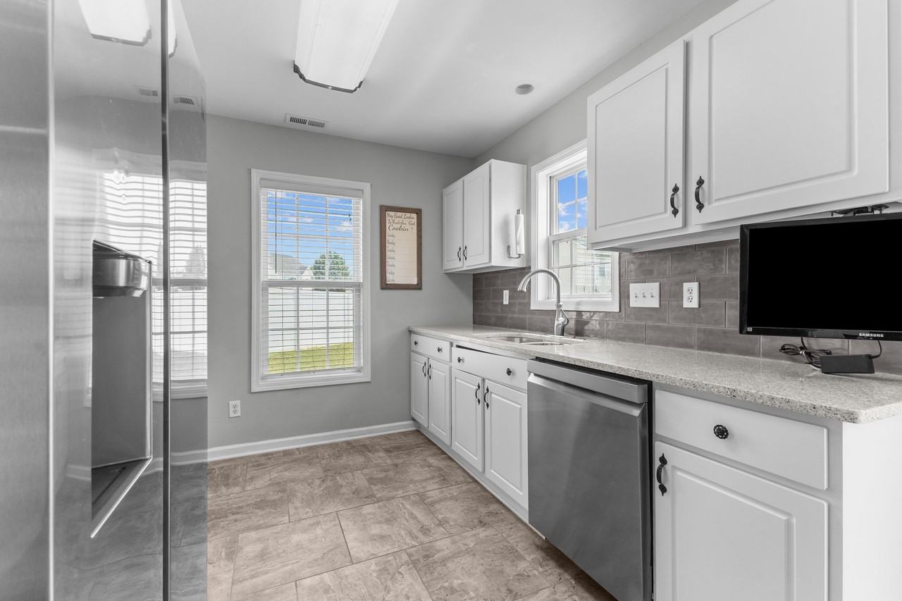 1921 Yellowbrick Rd - Photo 7 of 17