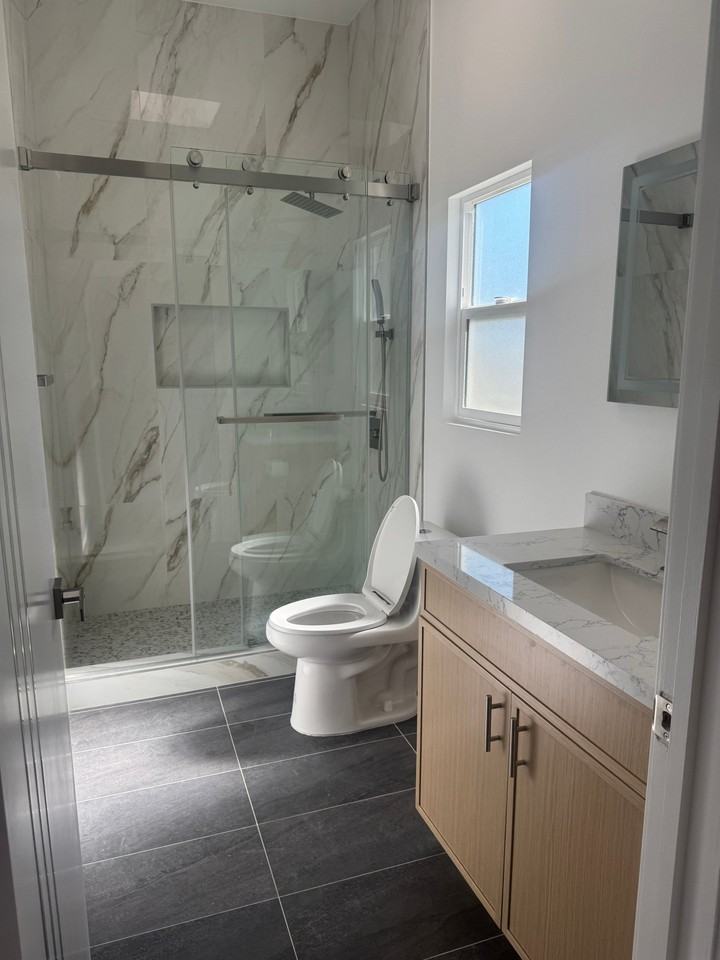 11135 Faye Ave - Photo 2 of 7