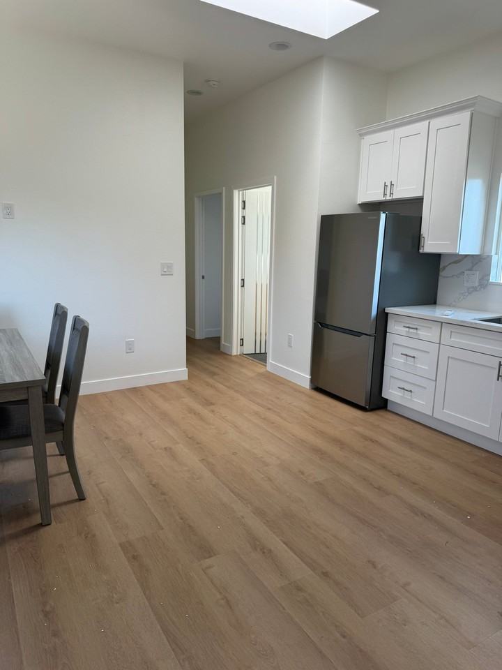 11135 Faye Ave - Photo 3 of 7