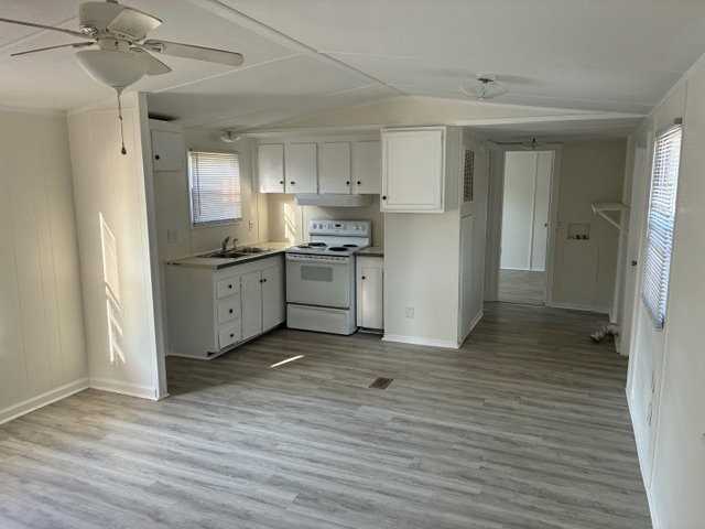1112 Deep River Ct #78CC - Photo 4 of 6