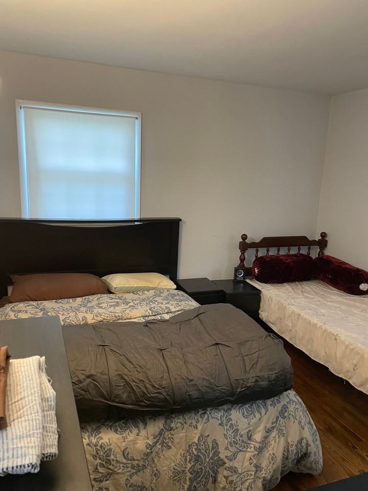 809 Broadfield Dr - Photo 4 of 11