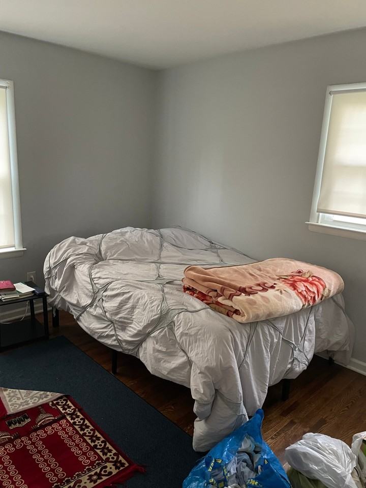 809 Broadfield Dr - Photo 5 of 11