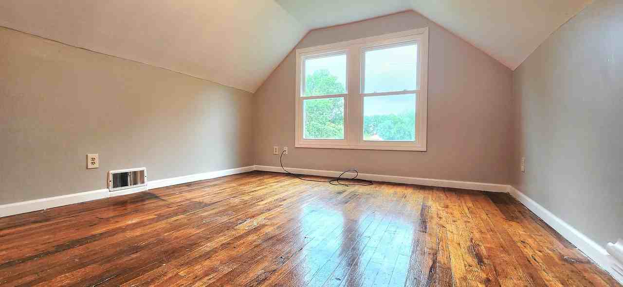 4736 E 44th Ter - Photo 5 of 13