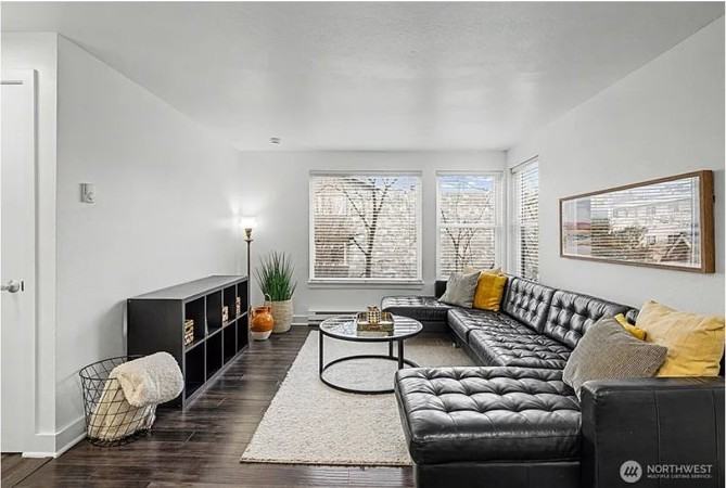 4111 Whitman Ave N #402 - Photo 4 of 12