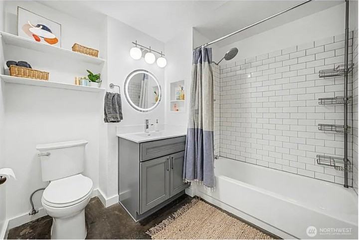 4111 Whitman Ave N #402 - Photo 6 of 12