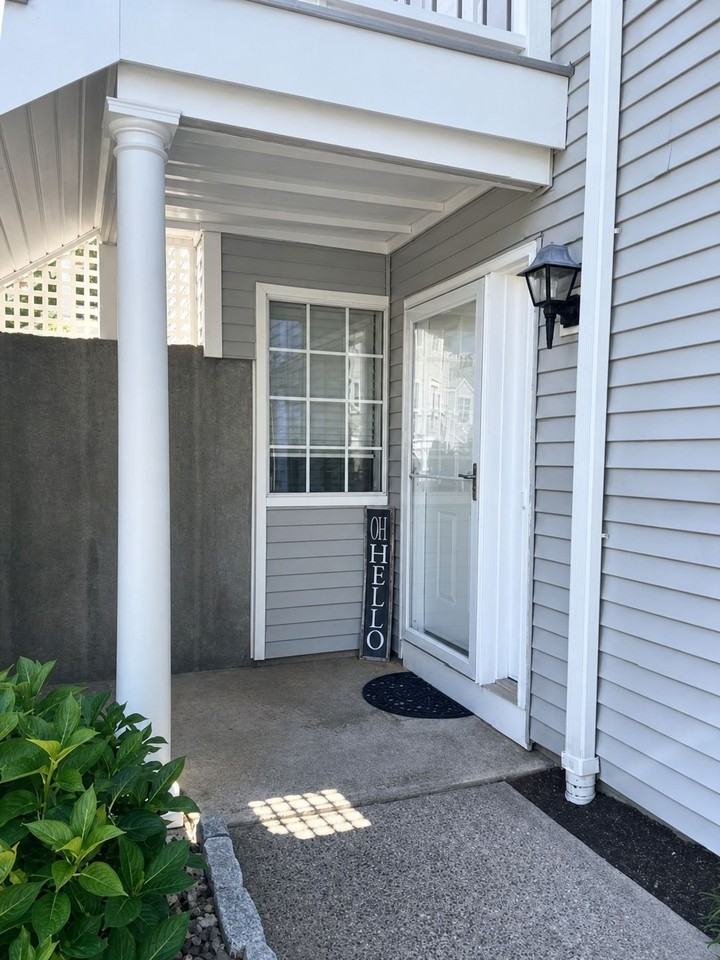 105 Watercourse Row - Photo 2 of 39
