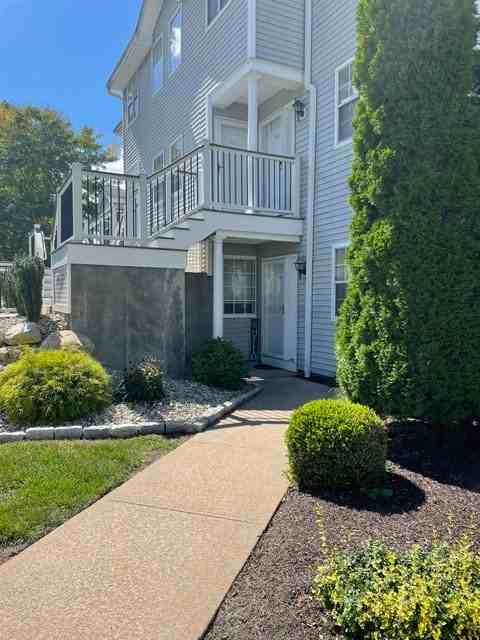 105 Watercourse Row - Photo 3 of 39