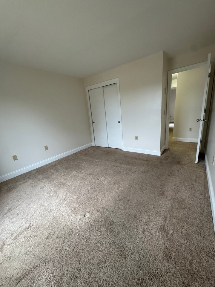 230 Eastern Ave - Photo 4 of 10
