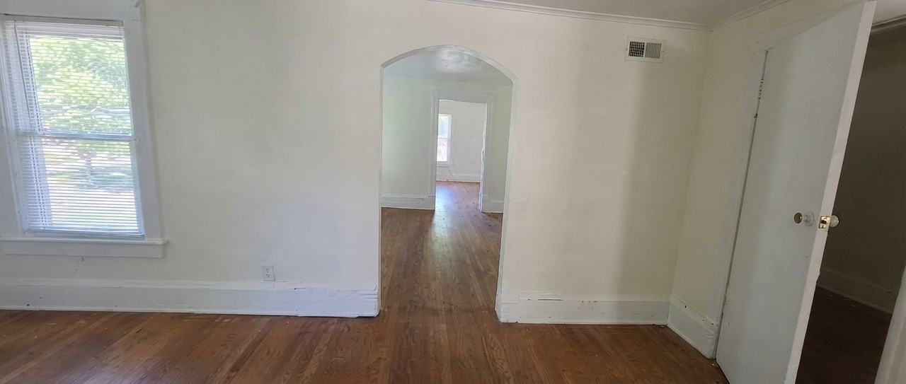 213 1/2 Leitch St #213-1-2 - Photo 4 of 5