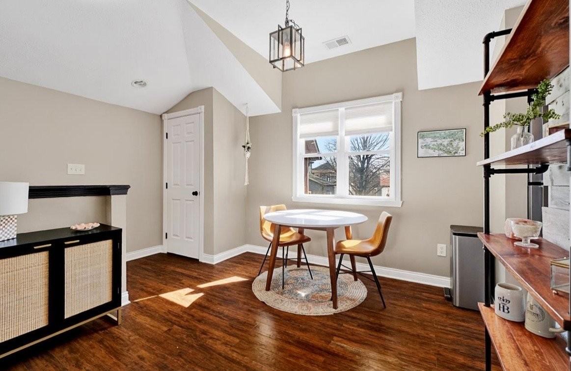 1011 N Ogden St - Photo 3 of 11