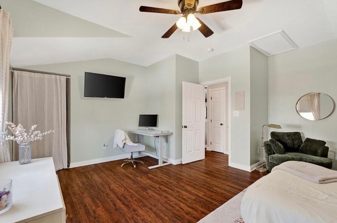 1011 N Ogden St - Photo 5 of 11